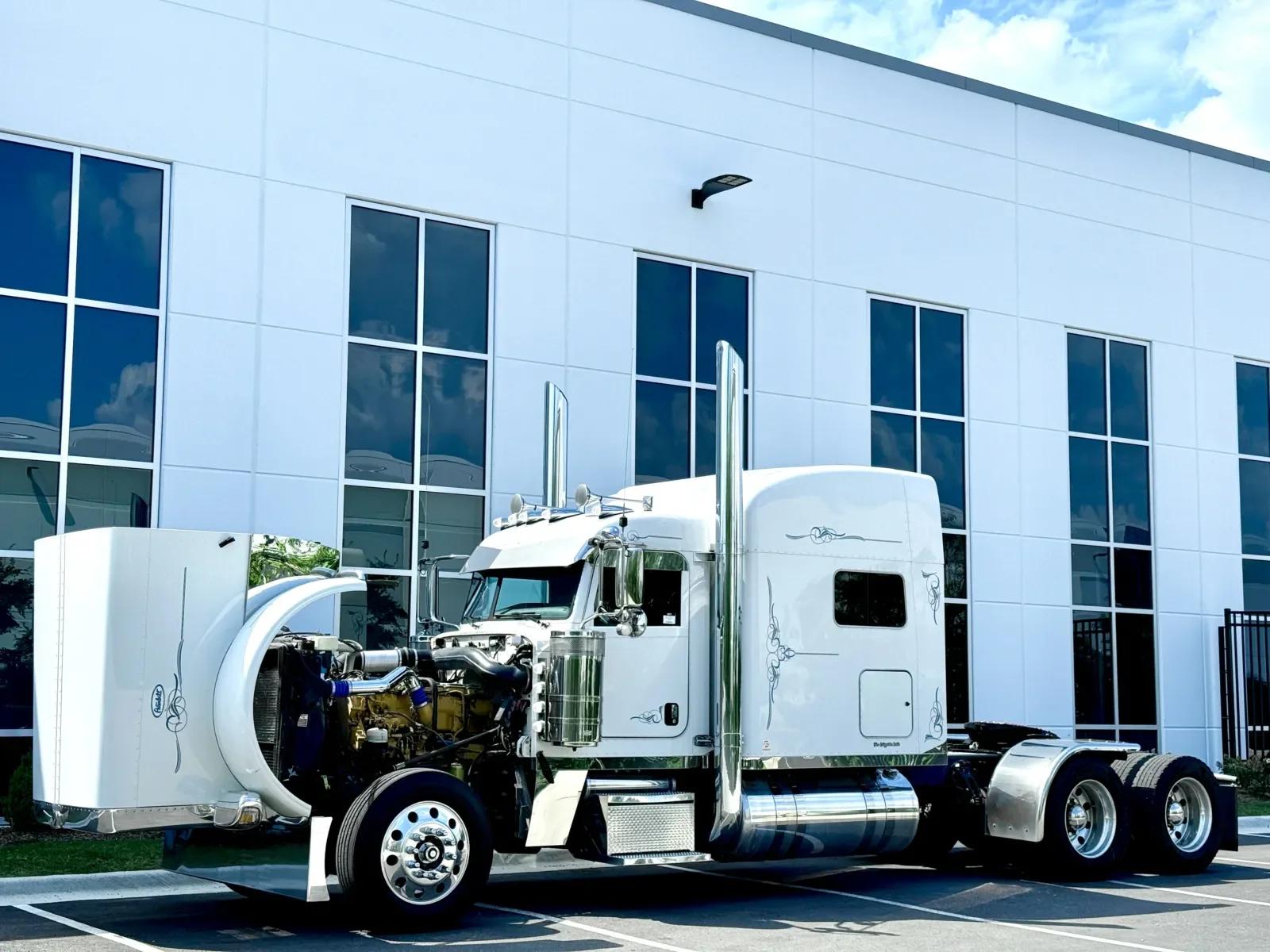 2019 Peterbilt 389 in New Lenox, IL — photo 10