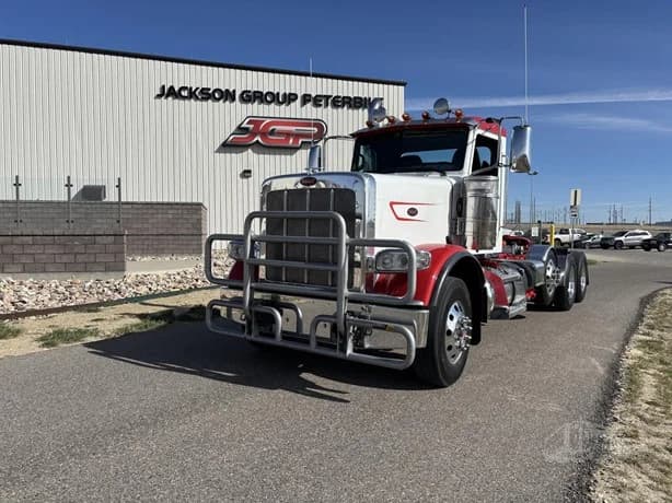 2023 Peterbilt 389