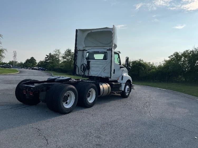 2021 International LT in Rochester, NY — photo 7