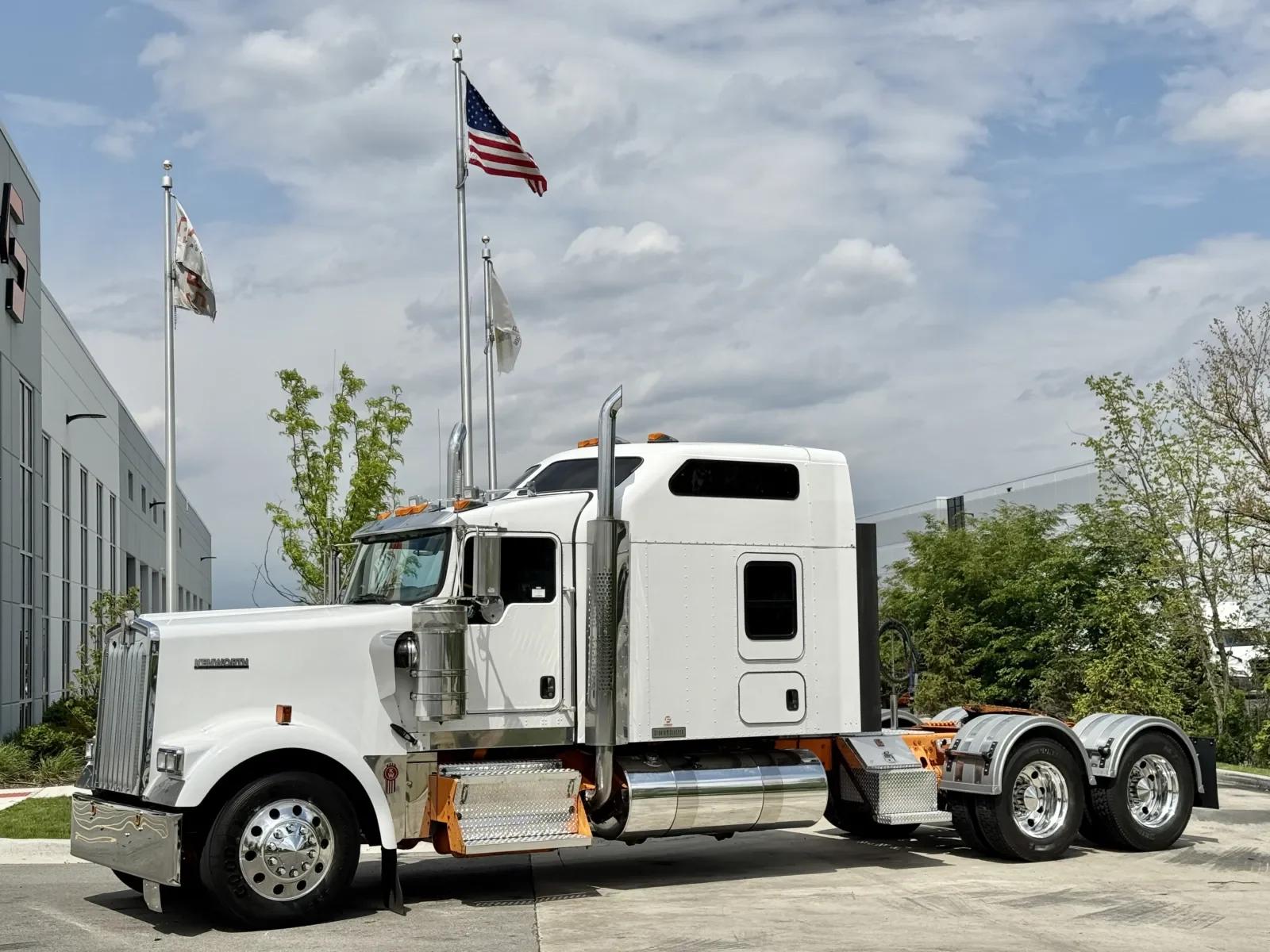2018 Kenworth W900