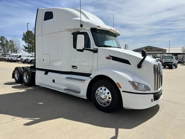2022 Peterbilt 579 — photo 3