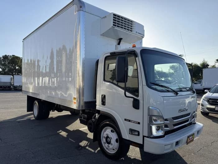 2025 Isuzu NRR in Whittier, CA — photo 7