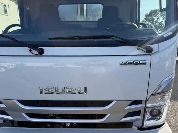 2025 Isuzu NRR in Whittier, CA — photo 8