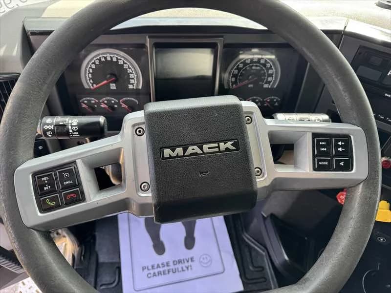 2020 Mack Granite in Little Rock, AR — photo 8
