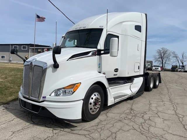 2022 Kenworth T680 in Grayslake, IL