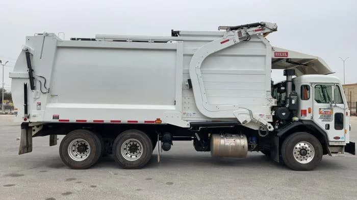 2025 Peterbilt 520 — photo 7