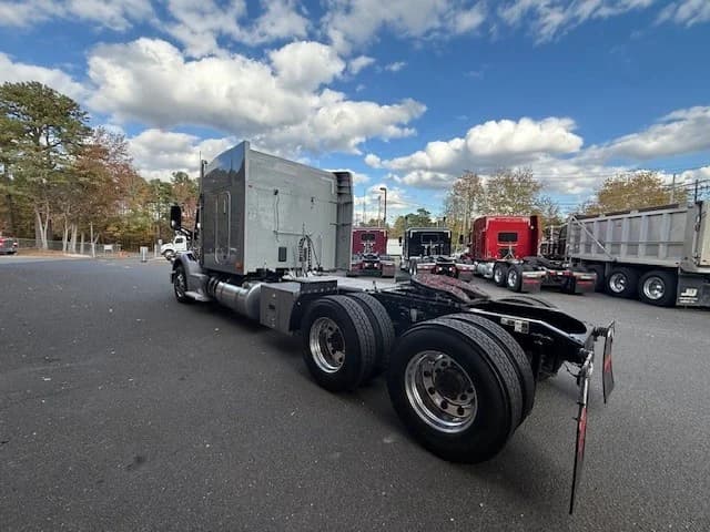 2021 Peterbilt 567 in CLARKSBURG, WV — photo 7