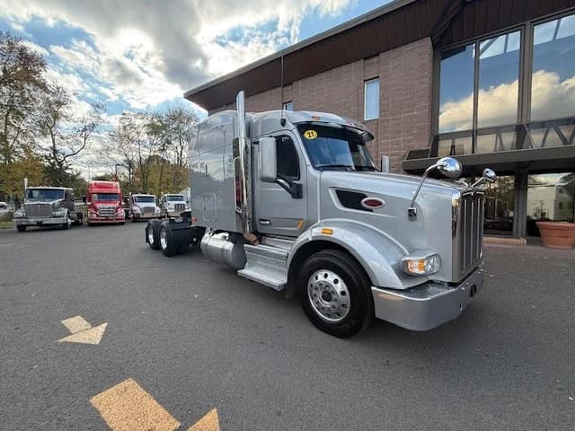 2021 Peterbilt 567 in CLARKSBURG, WV — photo 3