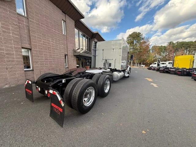 2021 Peterbilt 567 in CLARKSBURG, WV — photo 5
