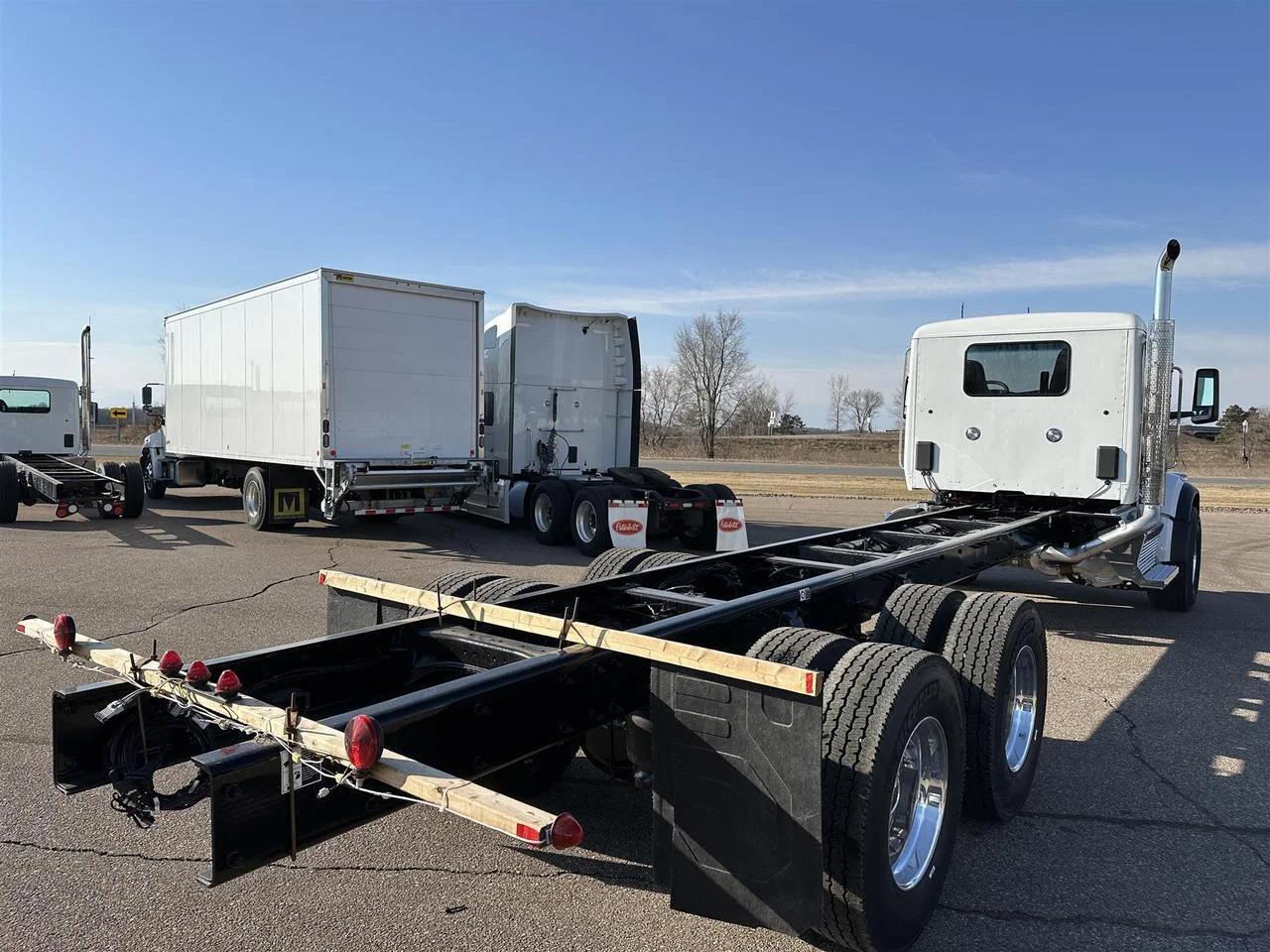 2025 Peterbilt 567 in Eau Claire, WI — photo 3