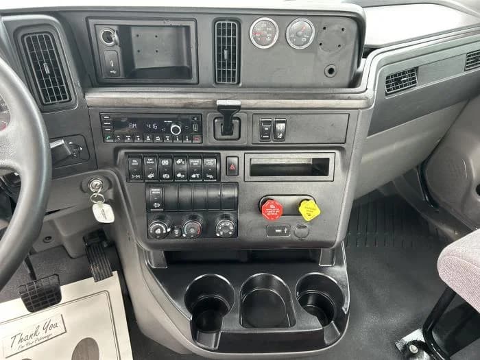 2023 International LT — photo 14