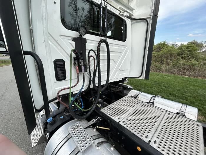 2023 International LT — photo 7