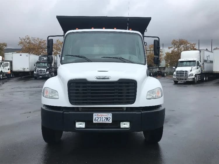 2019 Freightliner M2 106 in West Sacramento, CA — photo 2