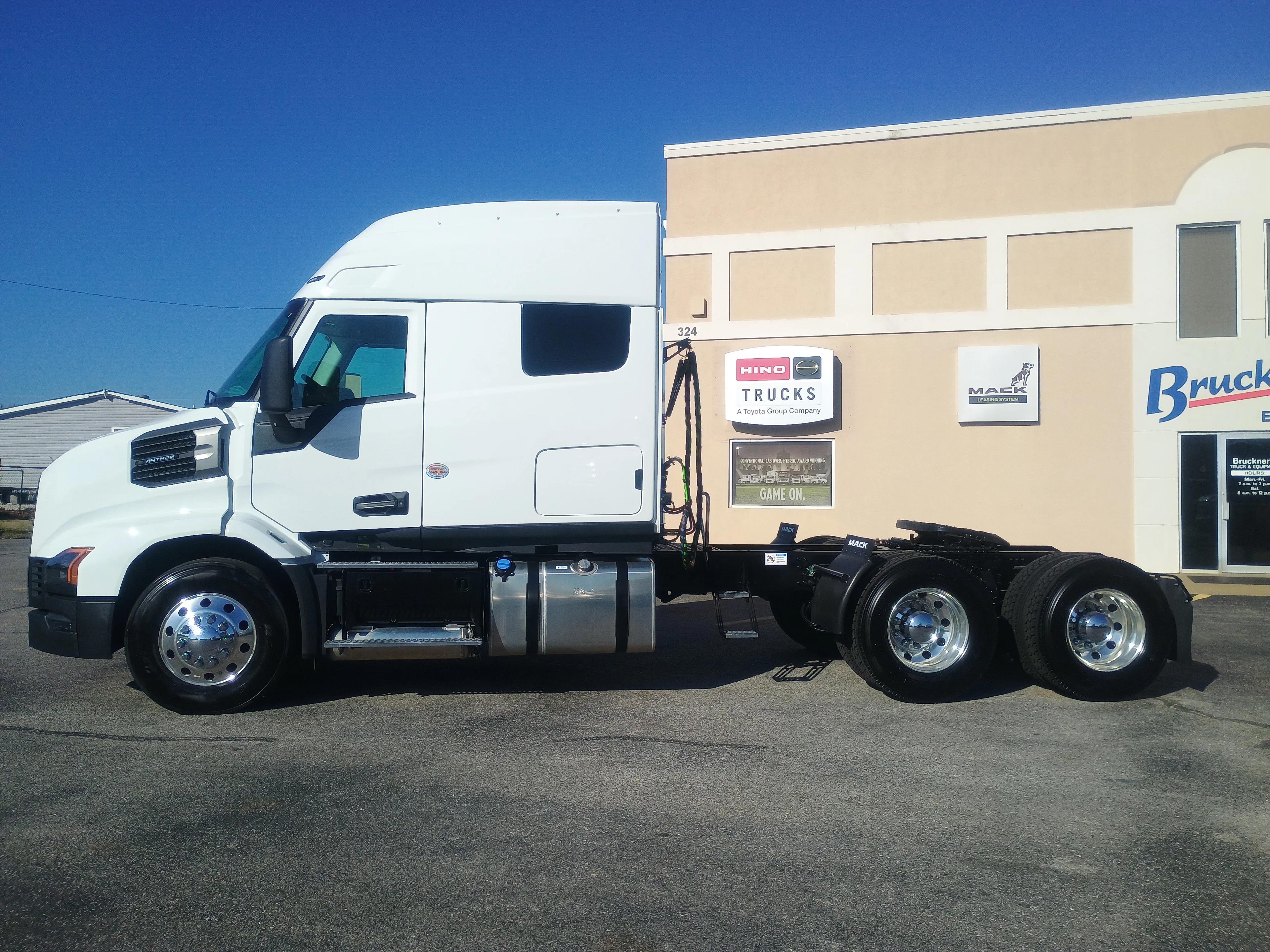 2027 Mack Anthem in Lowell, AR — photo 3