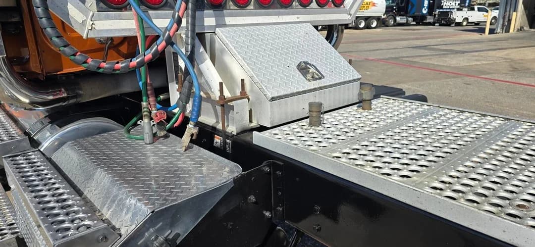 2018 Western Star 4900 in Irving, TX — photo 9