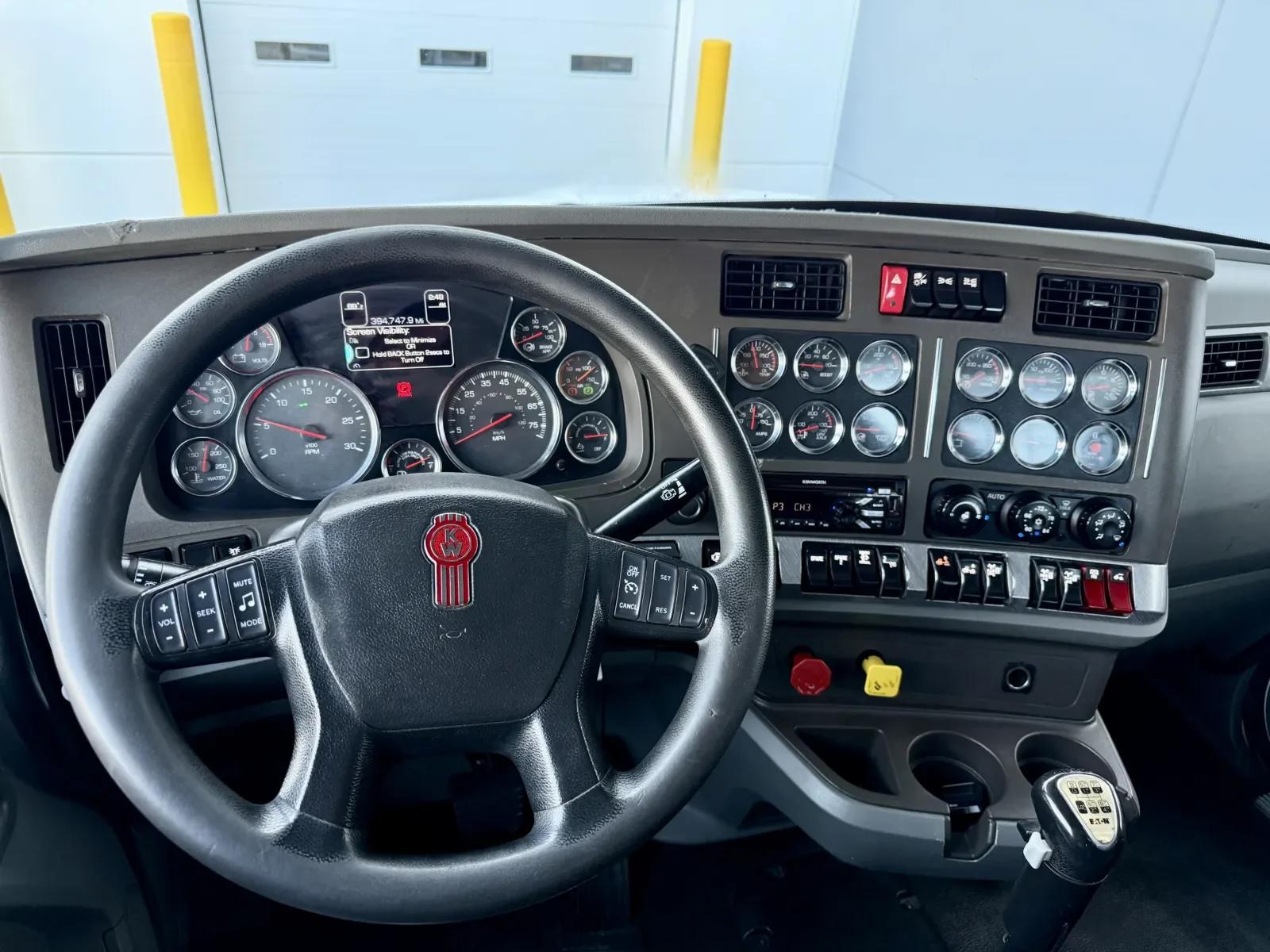 2019 Kenworth T880 in New Lenox, IL — photo 16