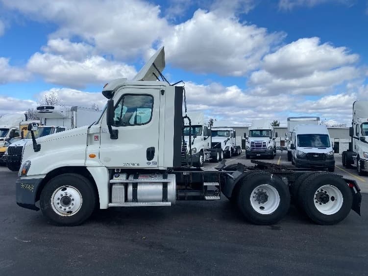 2018 Freightliner Cascadia in Piqua, OH — photo 4