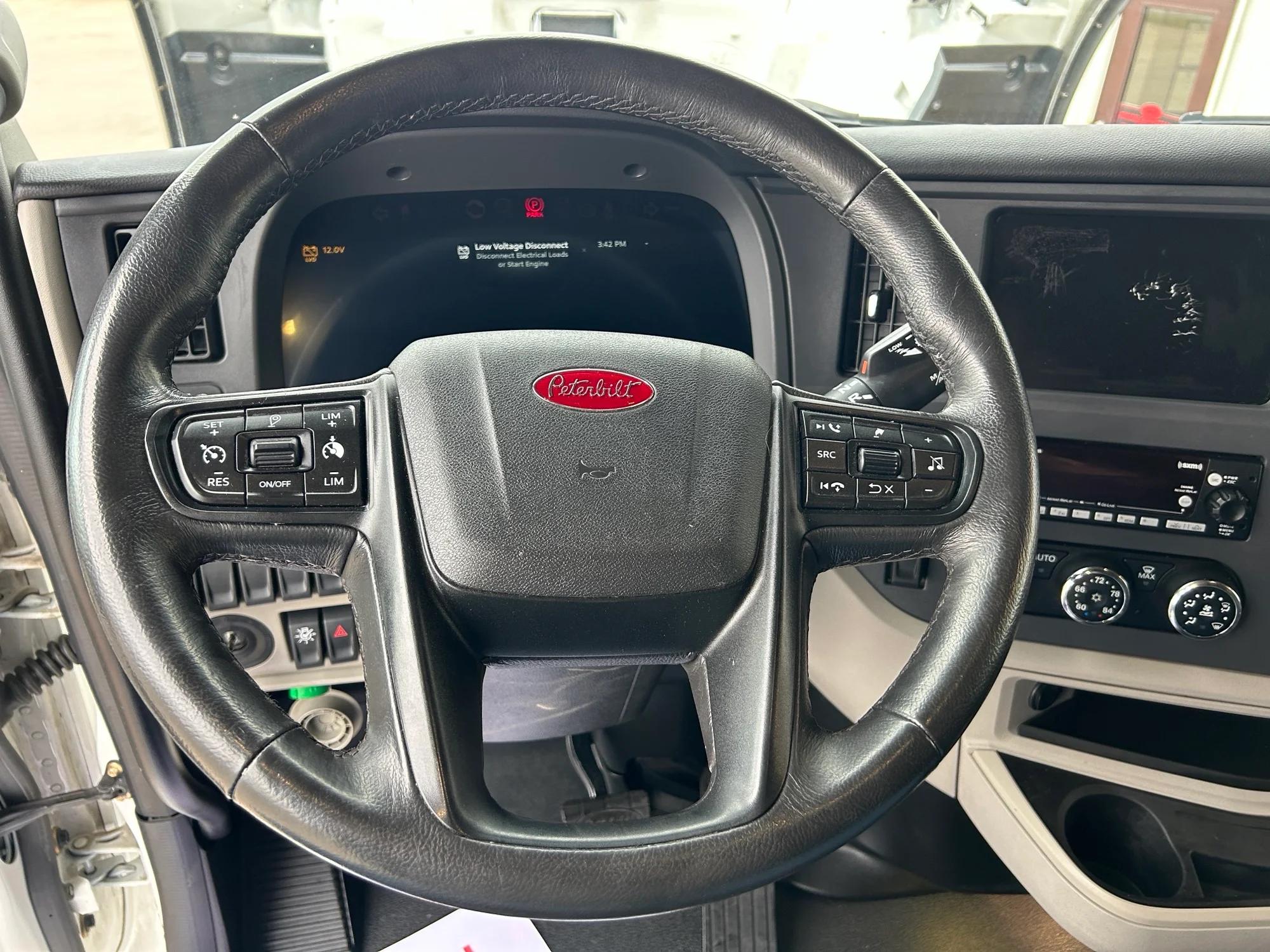 2025 Peterbilt 579 in Springfield, MO — photo 11