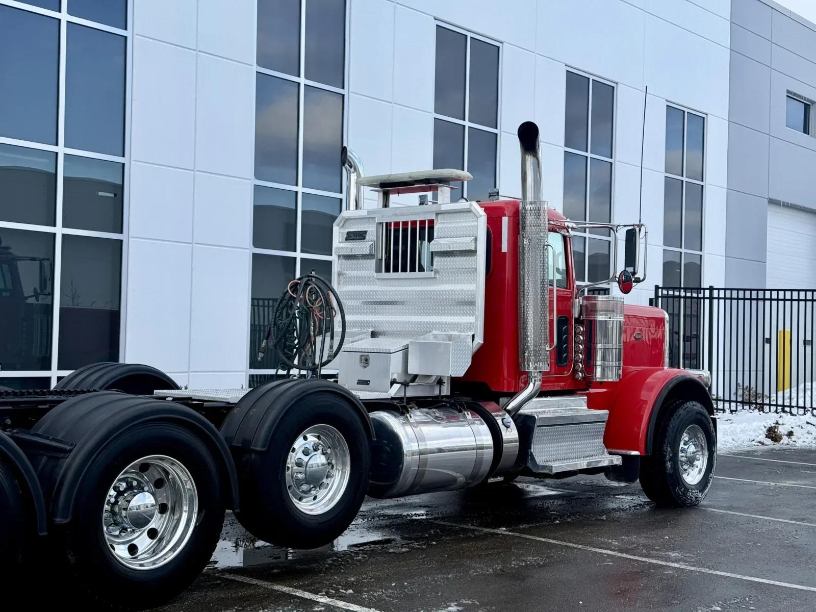 2019 Peterbilt 389 in New Lenox, IL — photo 7