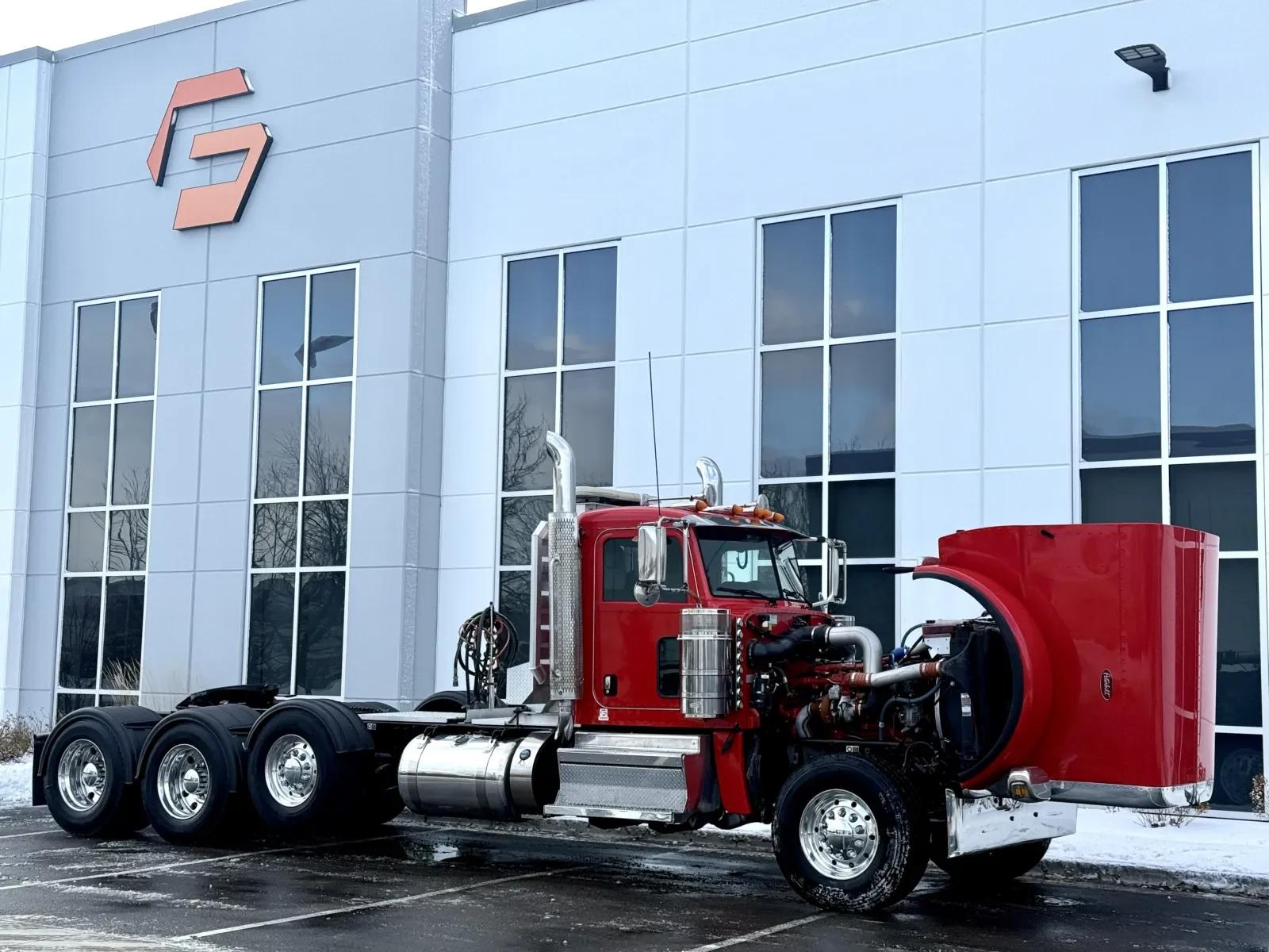2019 Peterbilt 389 in New Lenox, IL — photo 9