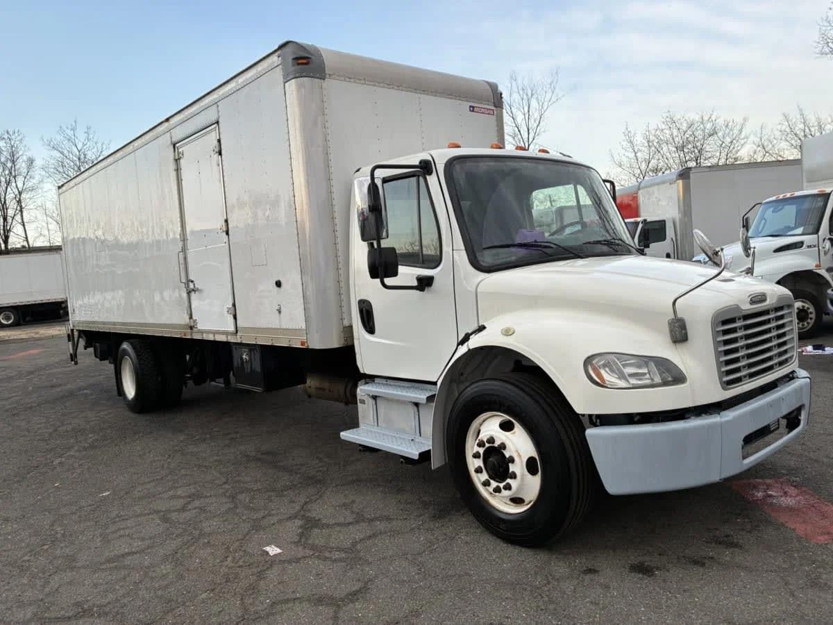 2016 Freightliner M2 106 in Kearny, NJ — photo 3