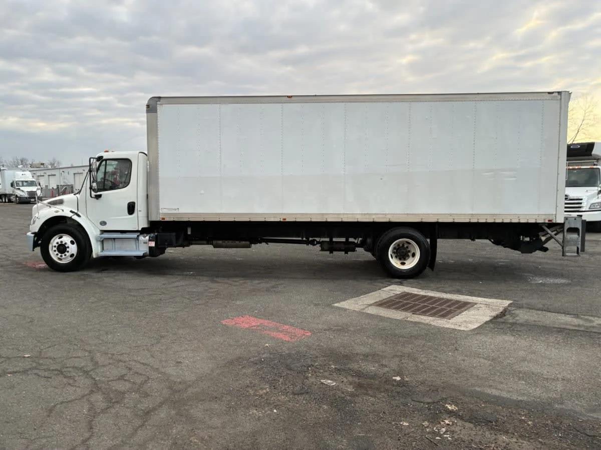 2016 Freightliner M2 106 in Kearny, NJ — photo 10