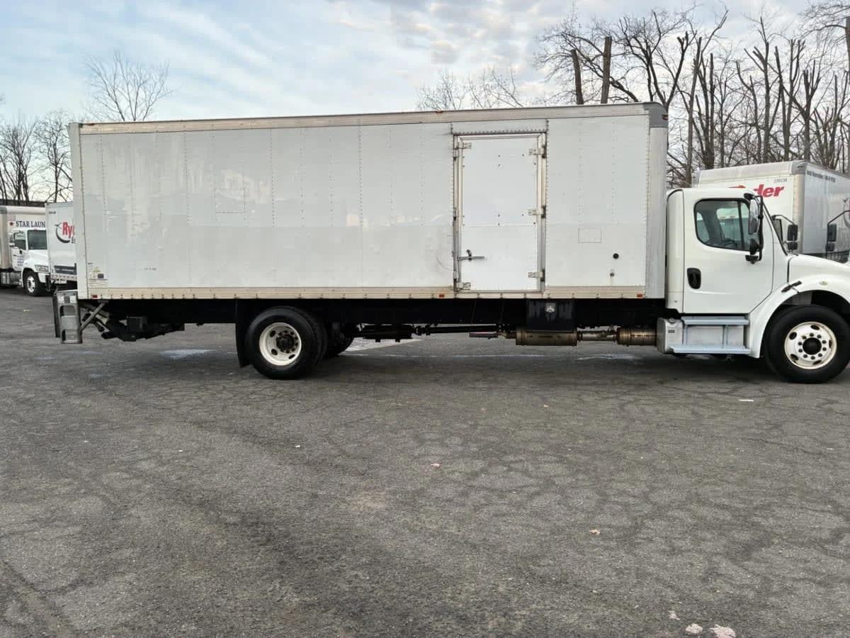 2016 Freightliner M2 106 in Kearny, NJ — photo 11