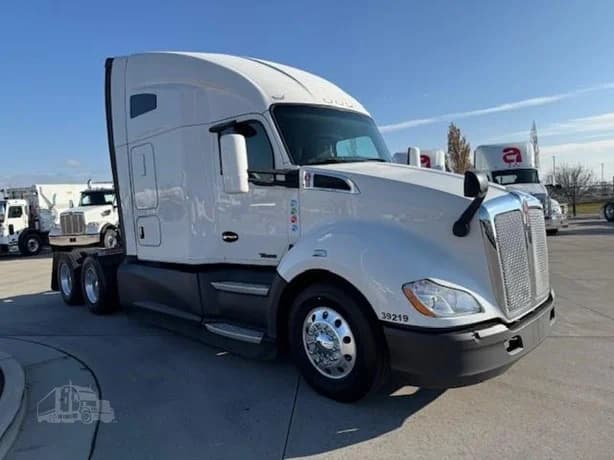 2022 Kenworth T680 in Salt Lake City, UT — photo 3