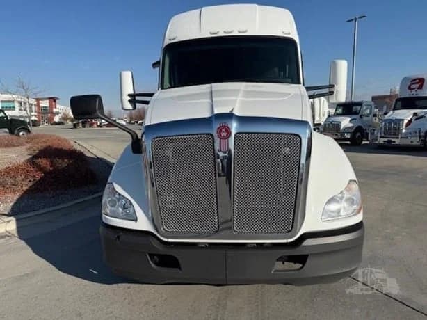 2022 Kenworth T680 in Salt Lake City, UT — photo 2