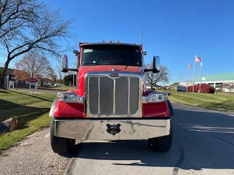 2027 Peterbilt 567 in Columbus, OH — photo 2