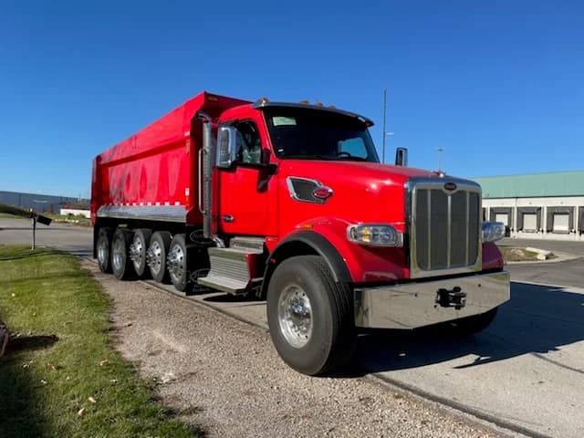 2027 Peterbilt 567 in Columbus, OH — photo 3