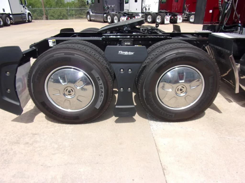 2023 Peterbilt 579 in Fort Smith, AR — photo 7