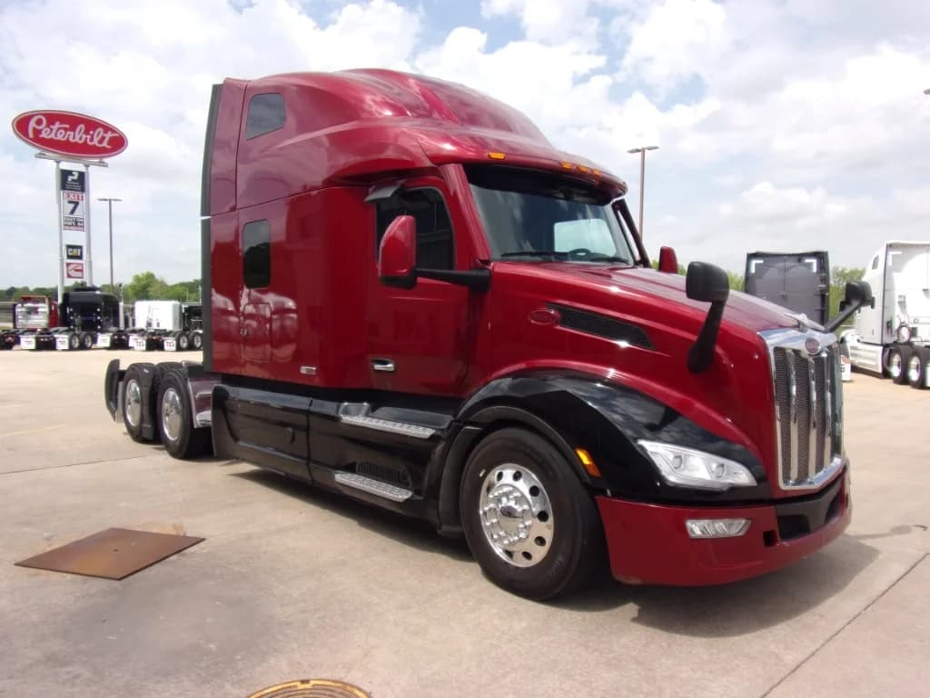 2023 Peterbilt 579 in Fort Smith, AR — photo 3