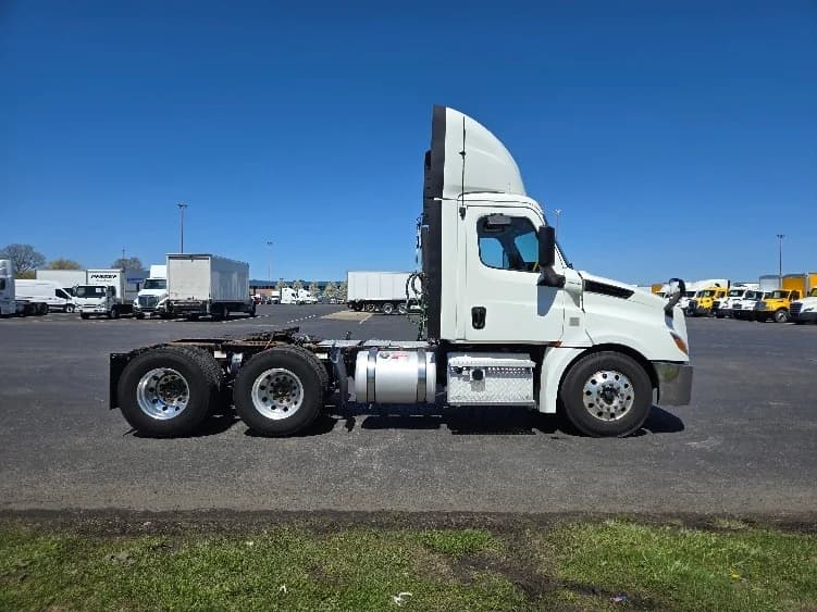 2019 Freightliner Cascadia in White Deer, PA — photo 8