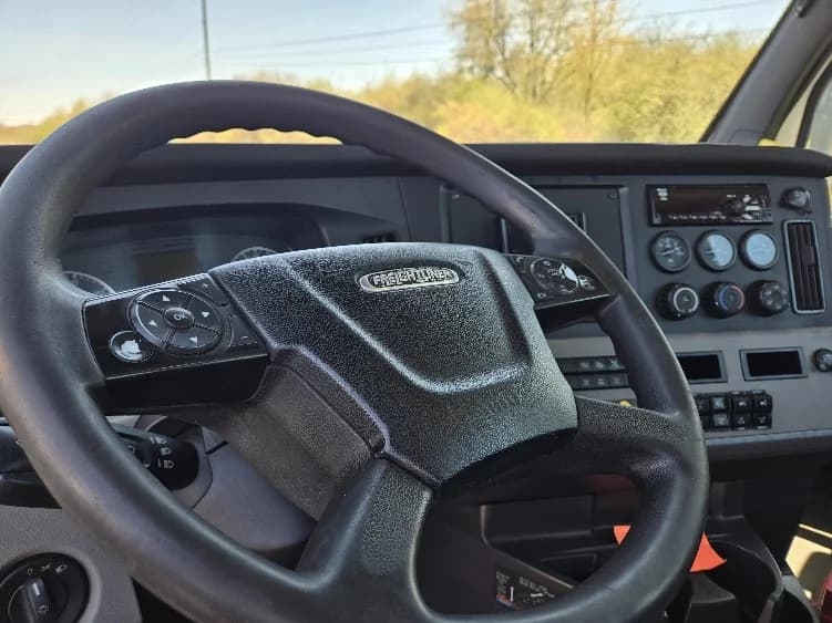 2019 Freightliner Cascadia in White Deer, PA — photo 10