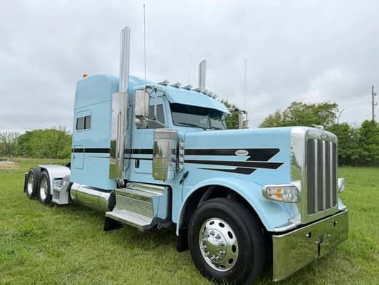 2024 Peterbilt 389