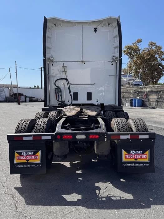 2021 Peterbilt 579 in Los Angeles, CA — photo 7