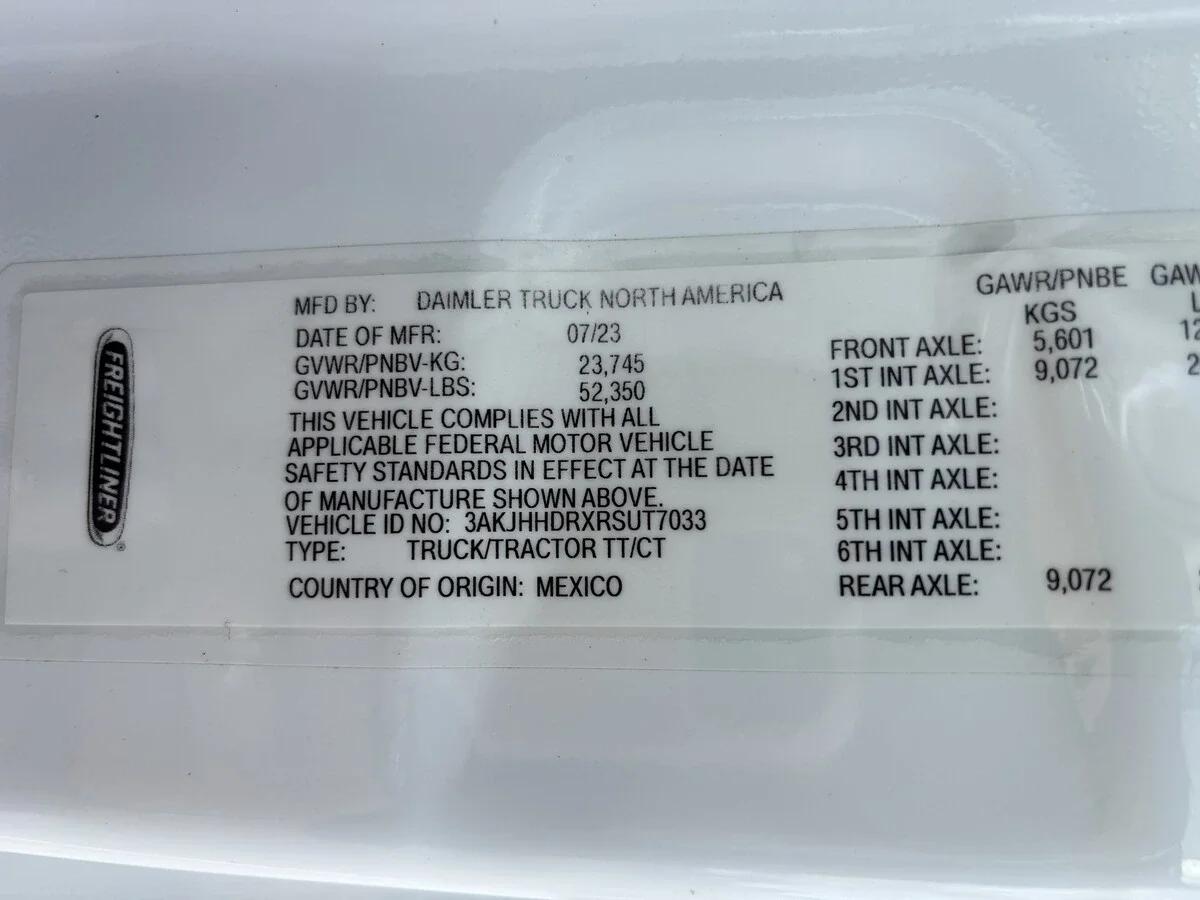 2024 Freightliner Cascadia — photo 30