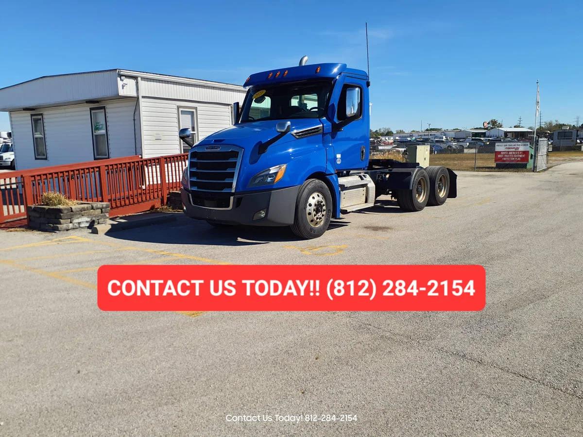 2021 Freightliner Cascadia in Clarksville, IN