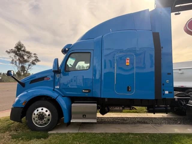 2025 Peterbilt 579 — photo 7