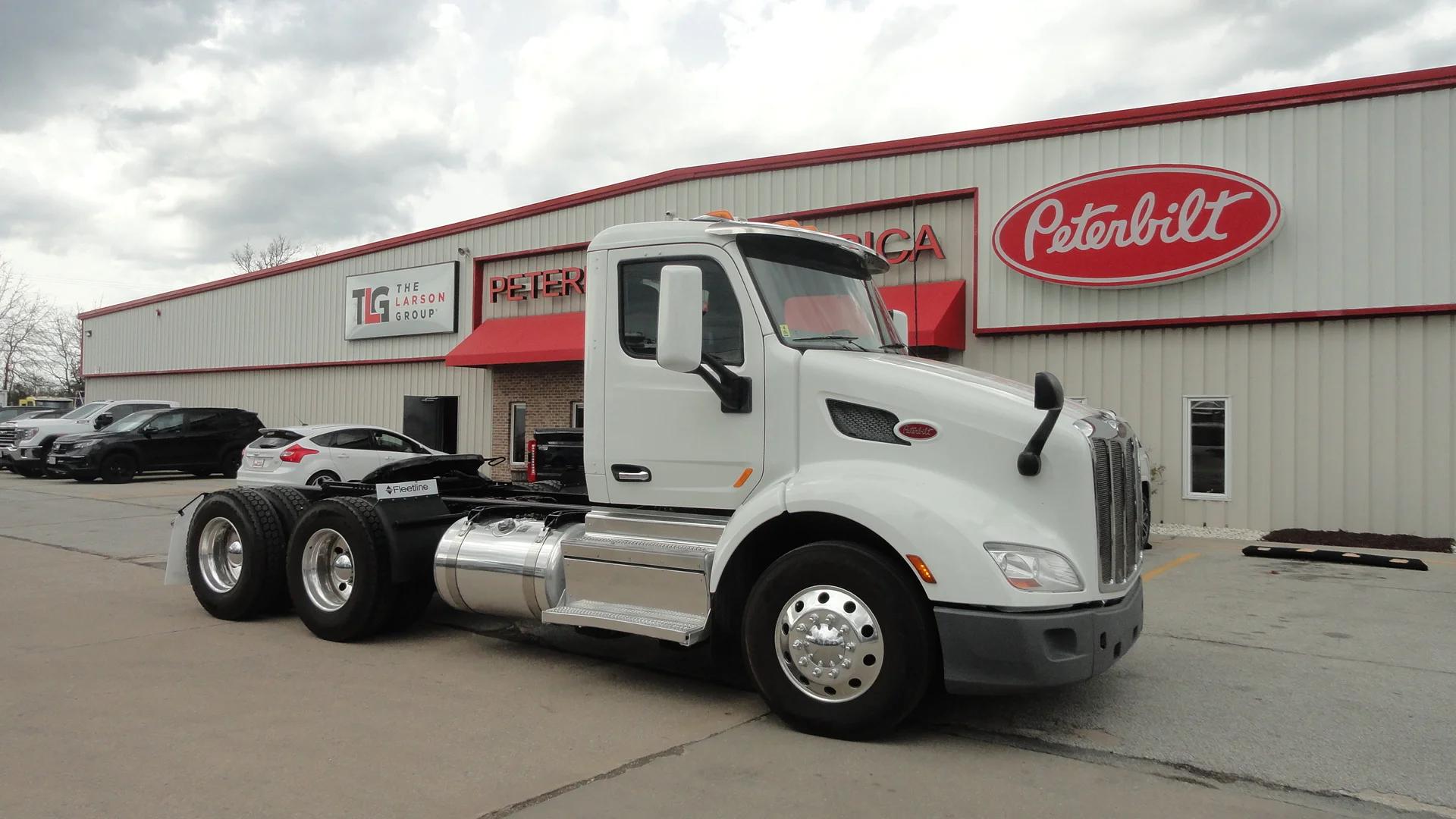 2021 Peterbilt 579 in Sikeston, MO — photo 2