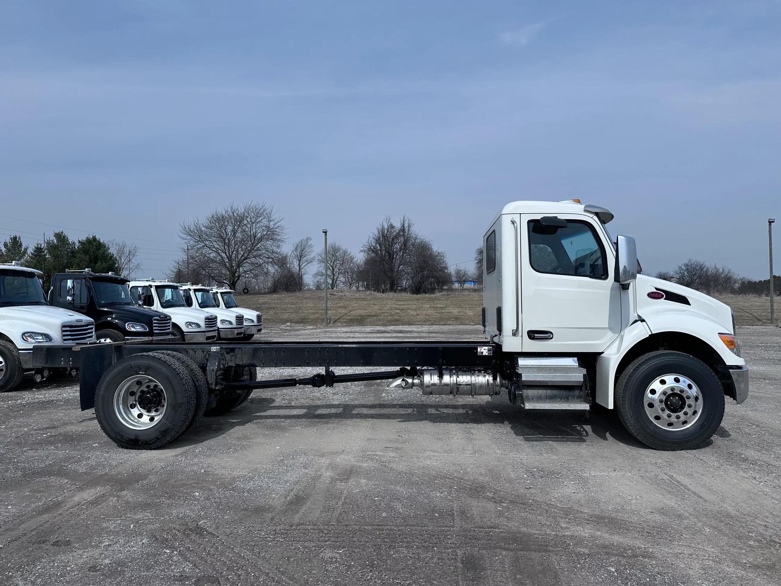 2026 Peterbilt 536 — photo 4