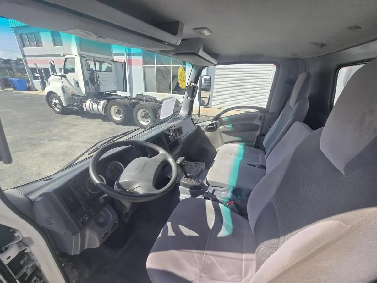 2016 Isuzu NQR in Tampa, FL — photo 8