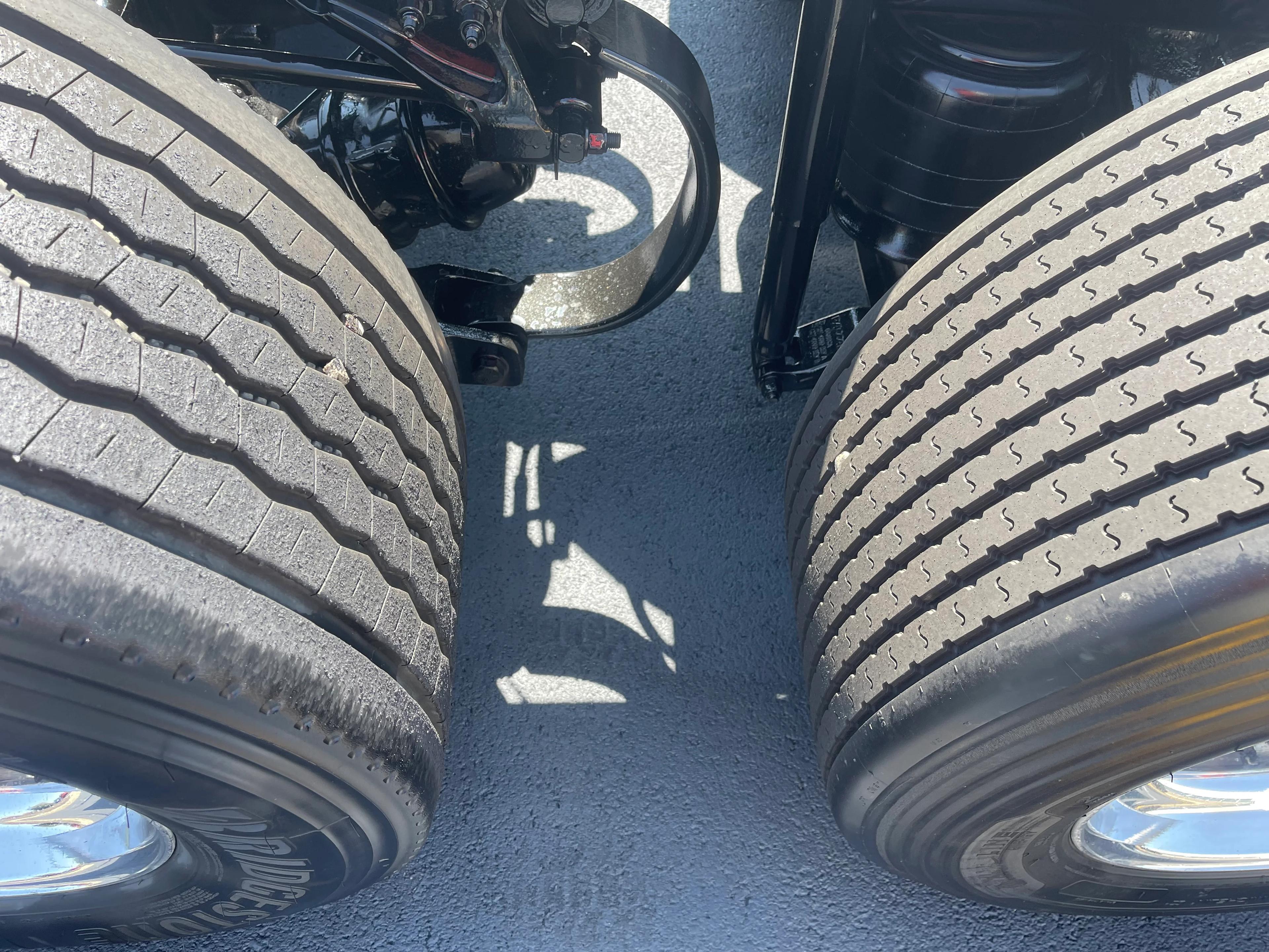 2020 Peterbilt 579 in Cincinnati, OH — photo 12