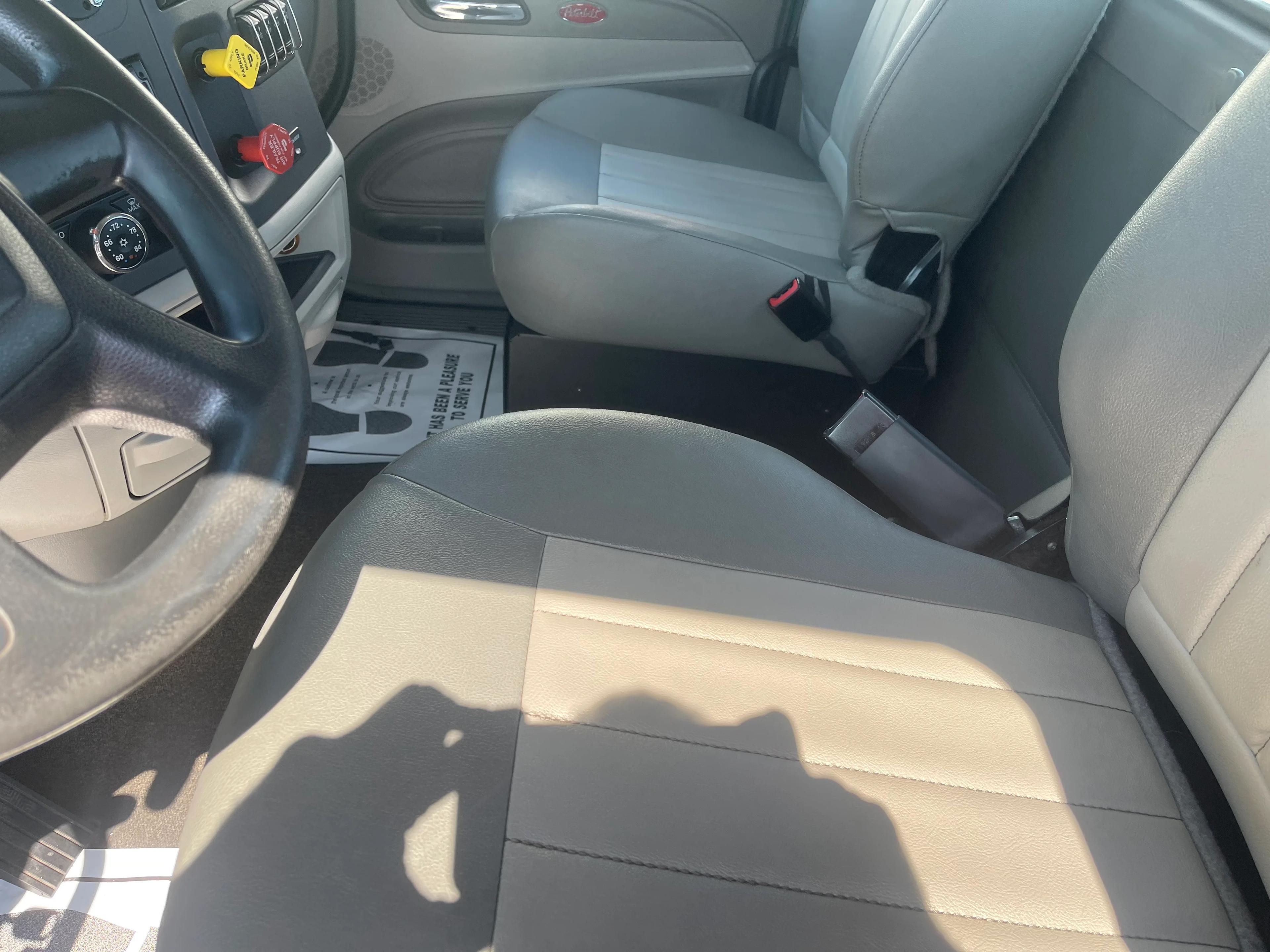 2020 Peterbilt 579 in Cincinnati, OH — photo 16