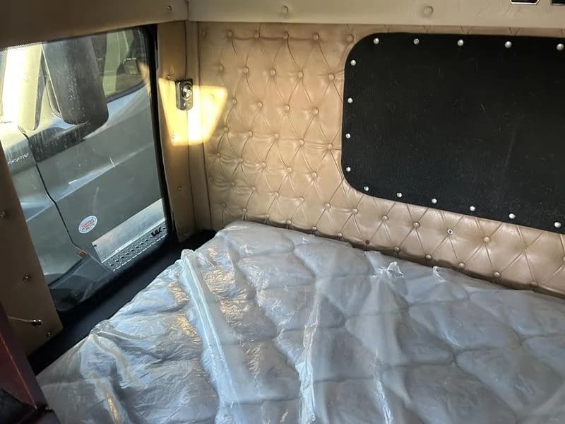 2018 Western Star 5700XE in Cincinnati, OH — photo 14