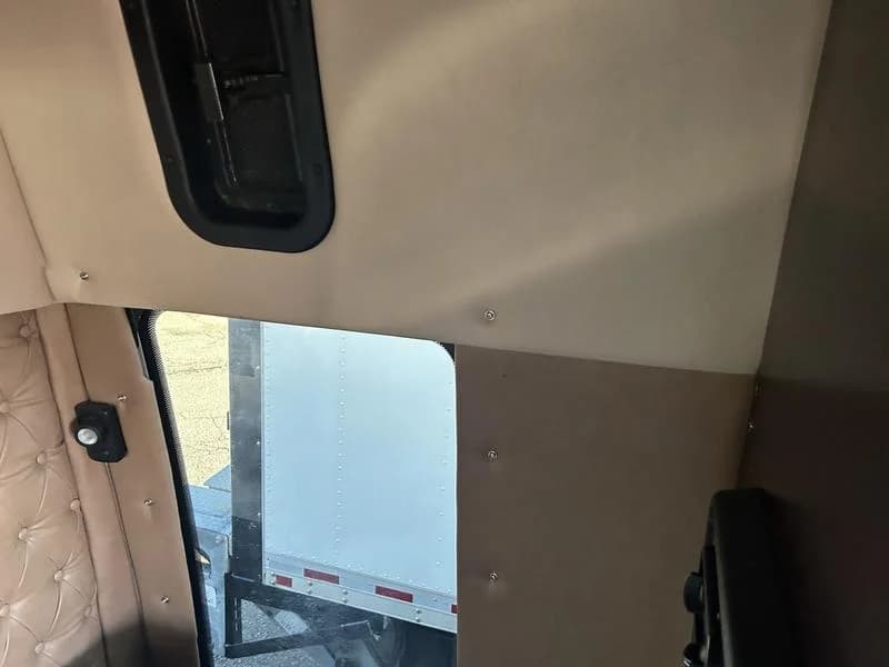 2018 Western Star 5700XE in Cincinnati, OH — photo 13