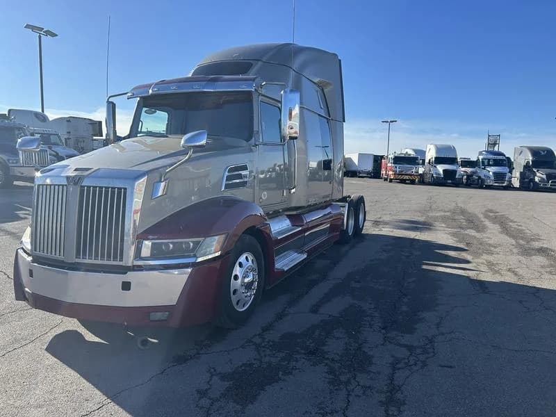 2018 Western Star 5700XE in Cincinnati, OH — photo 8