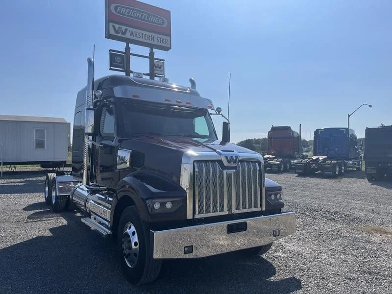 2018 Western Star 5700XE in Cincinnati, OH — photo 18