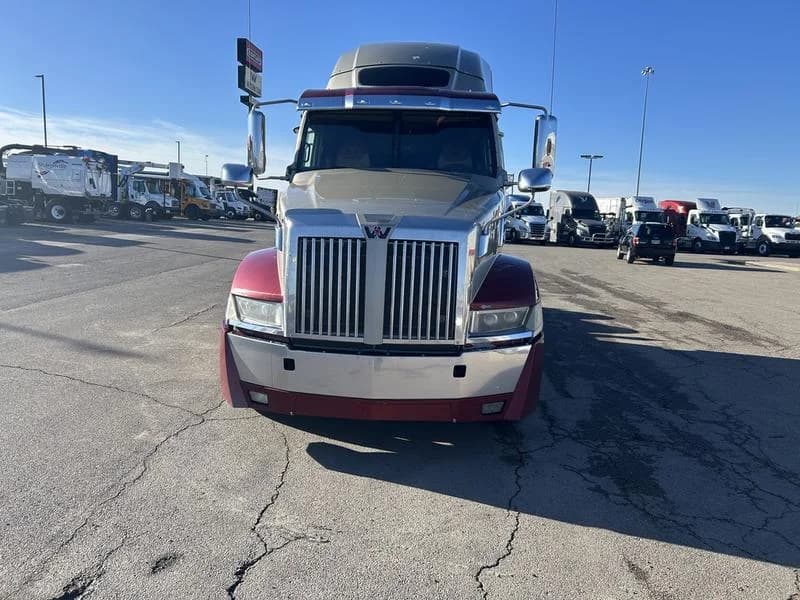 2018 Western Star 5700XE in Cincinnati, OH — photo 7